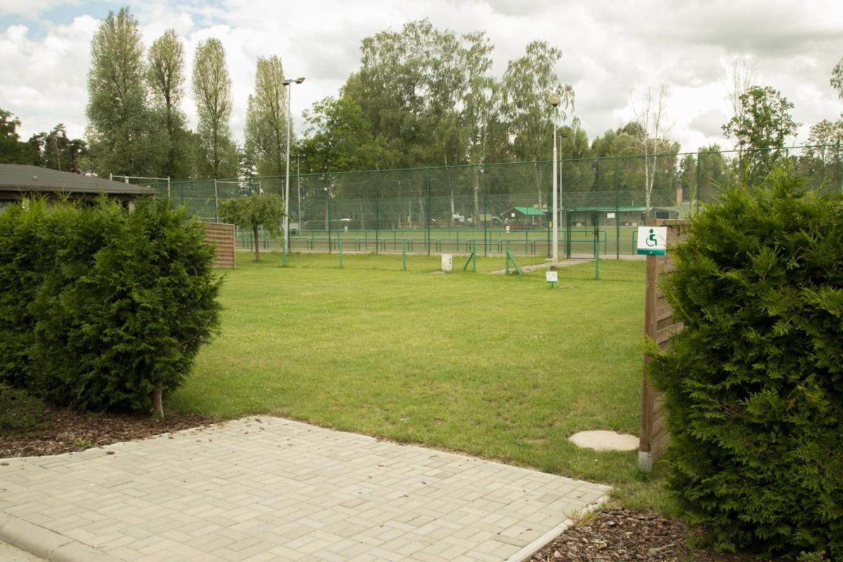 Camping Oaza Blonie Kornik Domki Standard Plus - 3 Pokoje Exterior photo
